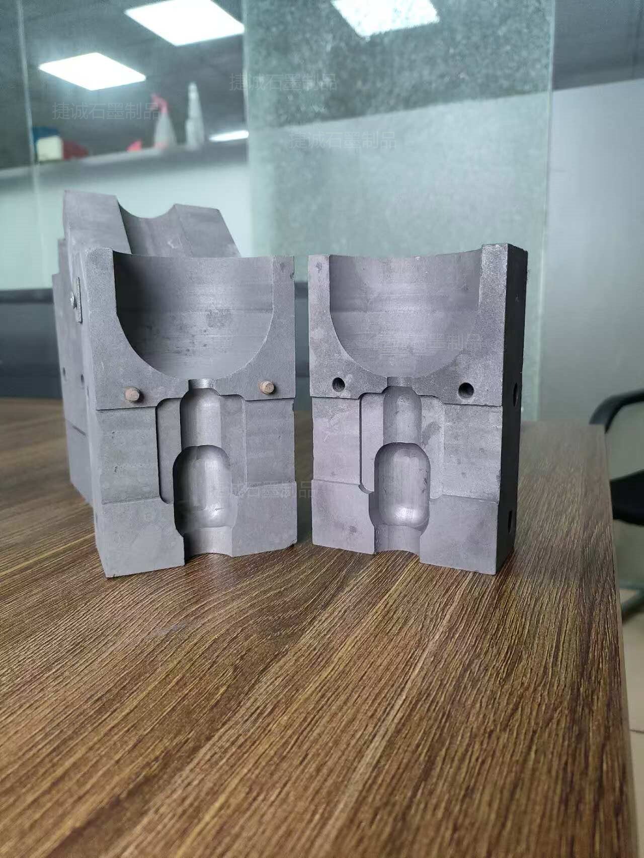高纯石墨焊接模具的密度对模具寿命有影响吗